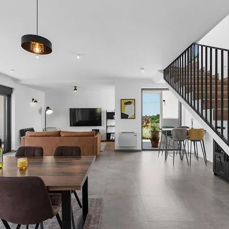Tola By Interhome Visnjan
