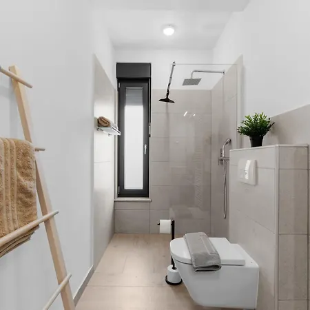 Tola By Interhome * Višnjan