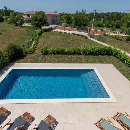 Tola By Interhome *